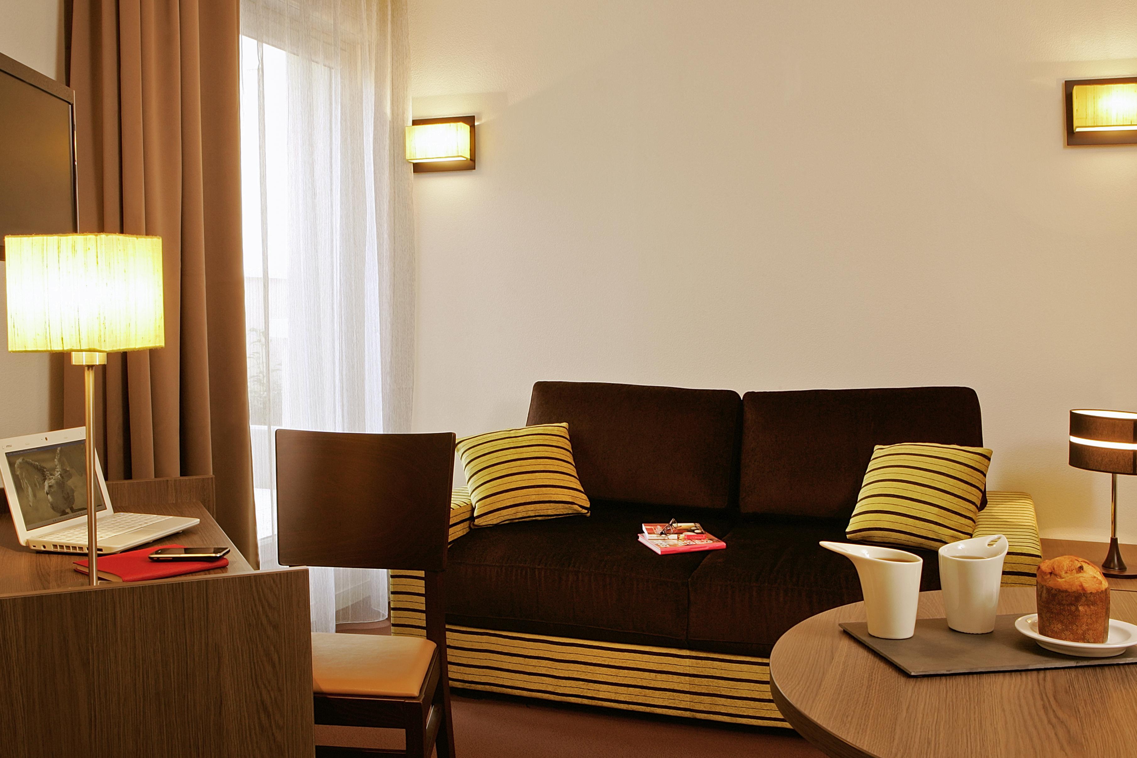 Appart'Hotel Vacanceole Paris Quai De Marne - Ex Adagio Nogent-sur-Marne Ngoại thất bức ảnh